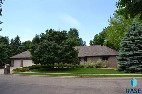 5005 S Pheasant Ln, Sioux Falls, SD 57108 photo 1