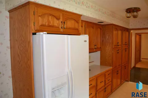 5005 S Pheasant Ln, Sioux Falls, SD 57108 photo 3