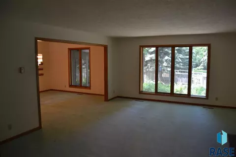 5005 S Pheasant Ln, Sioux Falls, SD 57108 photo 8