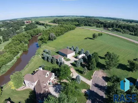 1700 Rushmore Dr, Brandon, SD 57005 photo 3