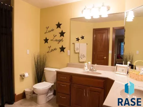 1700 Rushmore Dr, Brandon, SD 57005 photo 6