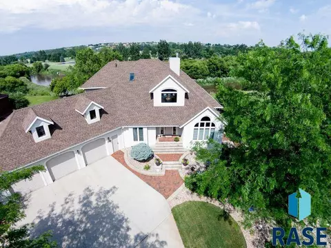 1700 Rushmore Dr, Brandon, SD 57005 photo 2