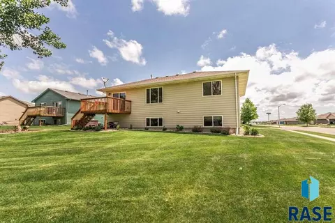 5609 S Sarmar Ave, Sioux Falls, SD 57106 photo 18