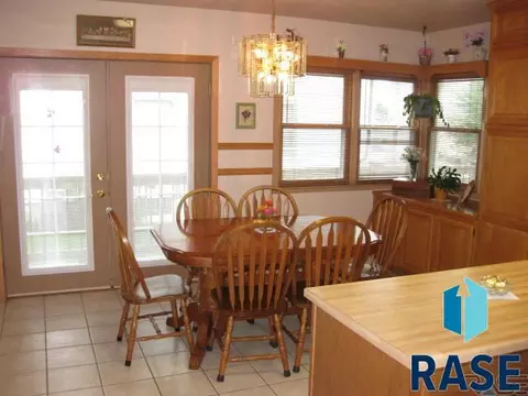 209 E 4th St, Dell Rapids, SD 57022 photo 8