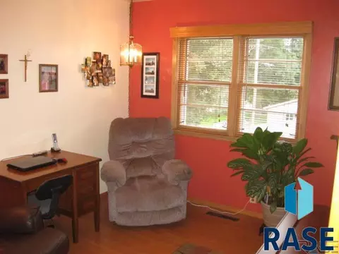 209 E 4th St, Dell Rapids, SD 57022 photo 10