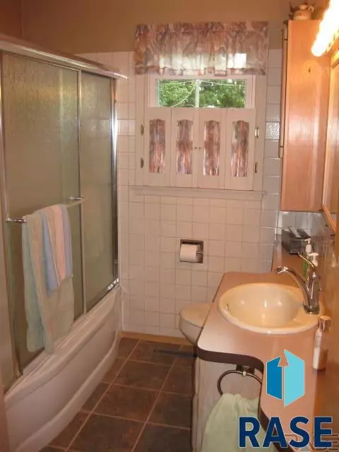 209 E 4th St, Dell Rapids, SD 57022 photo 11