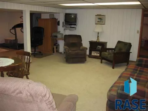 209 E 4th St, Dell Rapids, SD 57022 photo 19