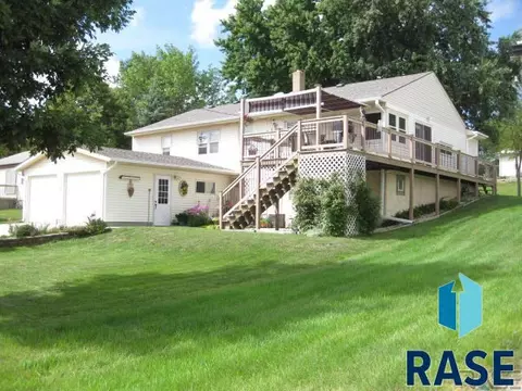 209 E 4th St, Dell Rapids, SD 57022 photo 26