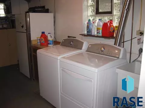 209 E 4th St, Dell Rapids, SD 57022 photo 21