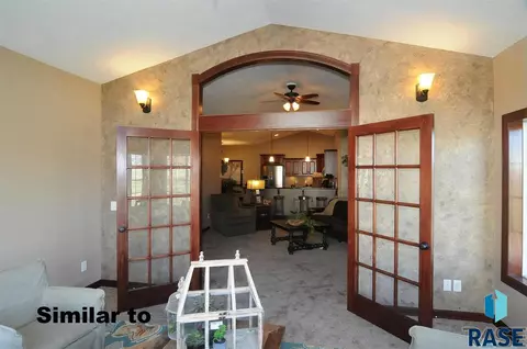 5605 Eastbridge Pl, Sioux Falls, SD 57110 photo 3