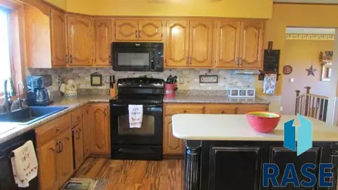 47138 244th St, Dell Rapids, SD 57022 photo 9