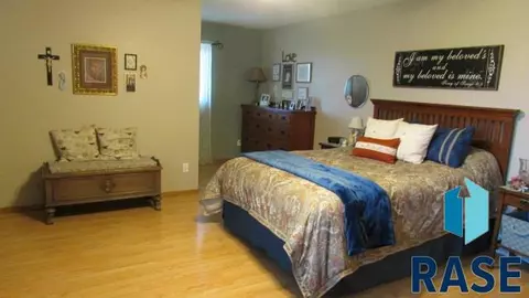 47138 244th St, Dell Rapids, SD 57022 photo 4