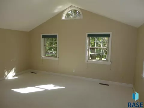 520 E Park Dr, Sioux Falls, SD 57105 photo 14