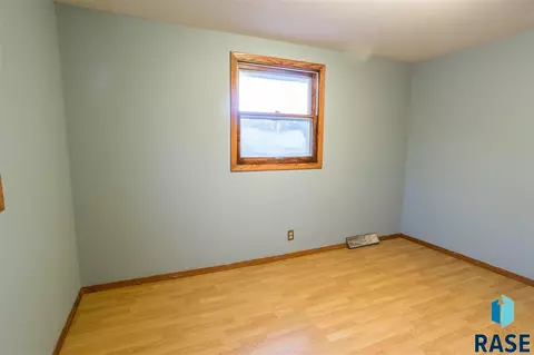 2204 E 51st St, Sioux Falls, SD 57103 photo 16