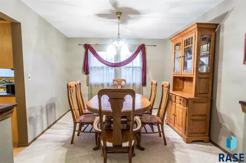 2204 E 51st St, Sioux Falls, SD 57103 photo 9