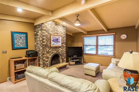 2204 E 51st St, Sioux Falls, SD 57103 photo 11