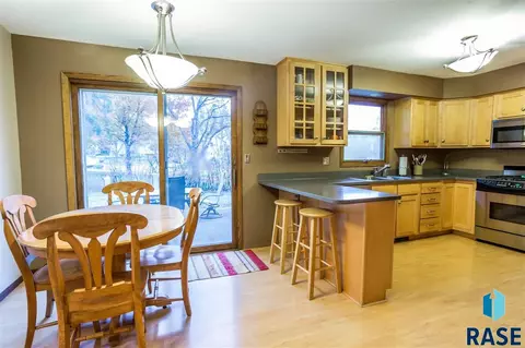 2204 E 51st St, Sioux Falls, SD 57103 photo 6