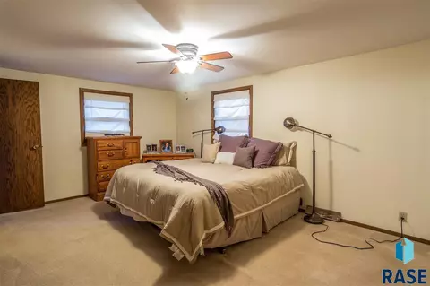2204 E 51st St, Sioux Falls, SD 57103 photo 12