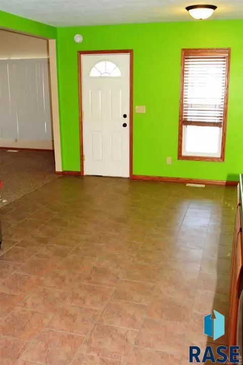 221 W 4th St, Canton, SD 57013 photo 3