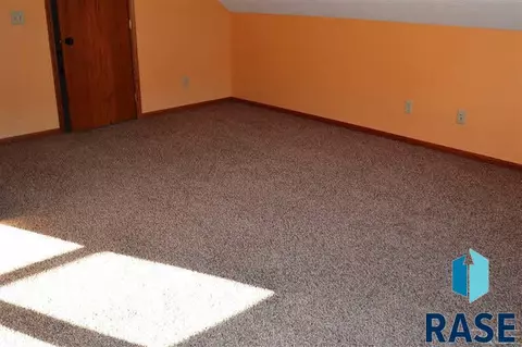221 W 4th St, Canton, SD 57013 photo 15