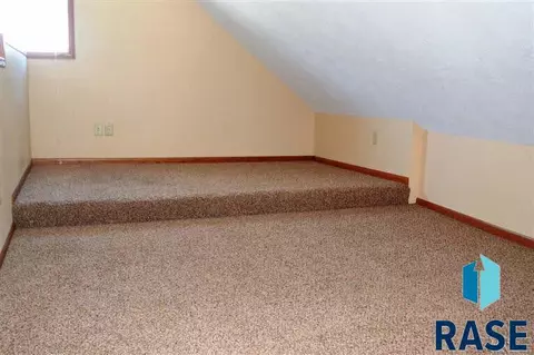 221 W 4th St, Canton, SD 57013 photo 13