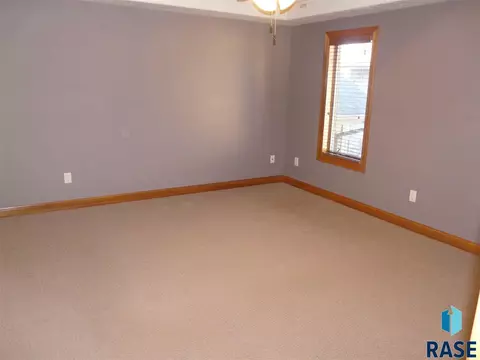4301 E Aster Cir, Sioux Falls, SD 57103 photo 4