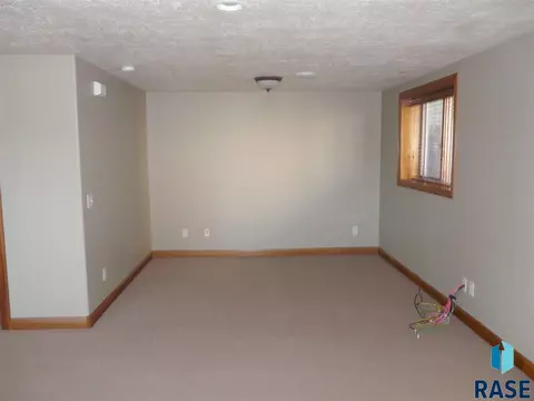 4301 E Aster Cir, Sioux Falls, SD 57103 photo 16