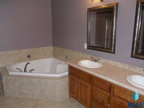 4301 E Aster Cir, Sioux Falls, SD 57103 photo 5