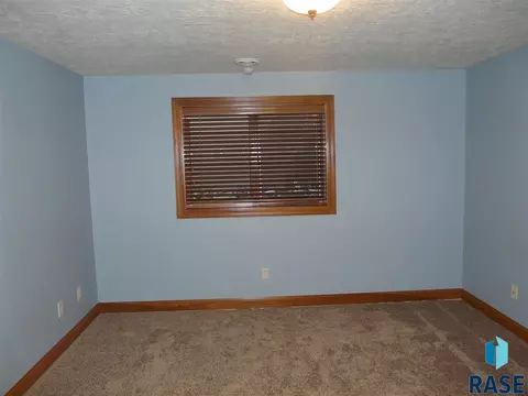 4301 E Aster Cir, Sioux Falls, SD 57103 photo 19