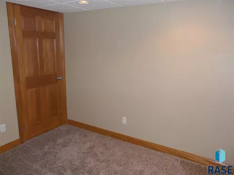 4301 E Aster Cir, Sioux Falls, SD 57103 photo 17