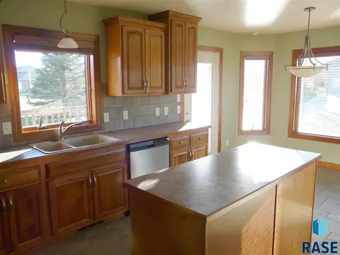 4301 E Aster Cir, Sioux Falls, SD 57103 photo 9