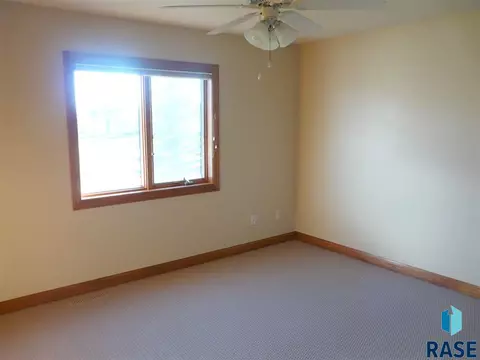 4301 E Aster Cir, Sioux Falls, SD 57103 photo 6