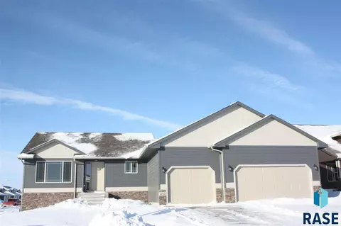 2913 S Gerbera Ave, Sioux Falls, SD 57106 photo 1