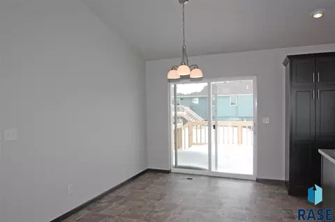 2913 S Lucerne Ave, Sioux Falls, SD 57106 photo 7