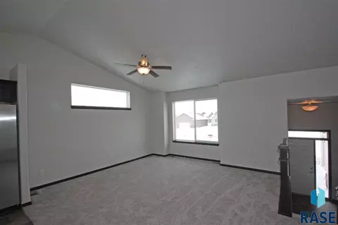 2913 S Lucerne Ave, Sioux Falls, SD 57106 photo 8