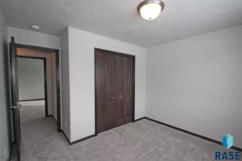 2913 S Lucerne Ave, Sioux Falls, SD 57106 photo 16