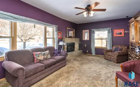 901 E 38th St, Sioux Falls, SD 57105 photo 11