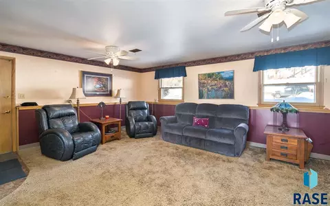 901 E 38th St, Sioux Falls, SD 57105 photo 19