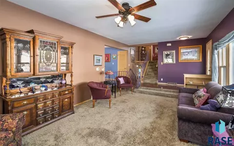 901 E 38th St, Sioux Falls, SD 57105 photo 14