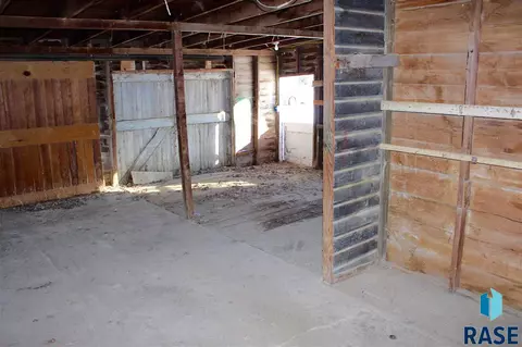 240 E Main St, Canova, SD 57321 photo 18
