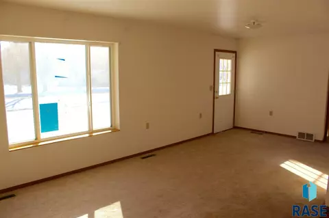 240 E Main St, Canova, SD 57321 photo 5