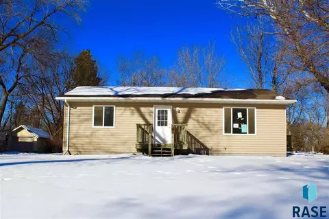 240 E Main St, Canova, SD 57321 photo 1