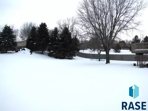 1316 S Risley Cir, Sioux Falls, SD 57106 photo 22