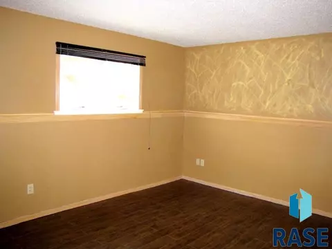 1316 S Risley Cir, Sioux Falls, SD 57106 photo 15