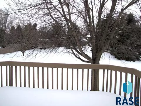 1316 S Risley Cir, Sioux Falls, SD 57106 photo 7