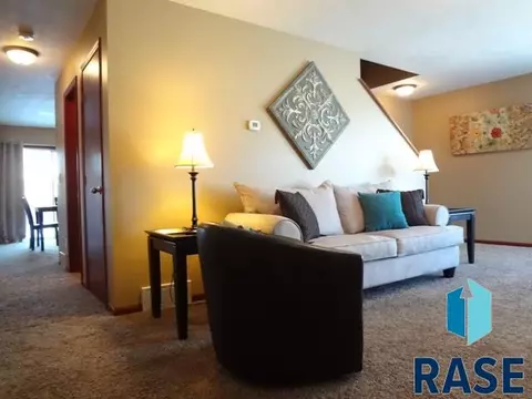 310 Scott Pl, Tea, SD 57064 photo 3