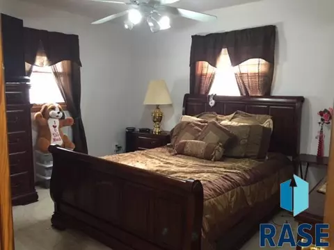 1013 E Pam Rd, Sioux Falls, SD 57105 photo 11