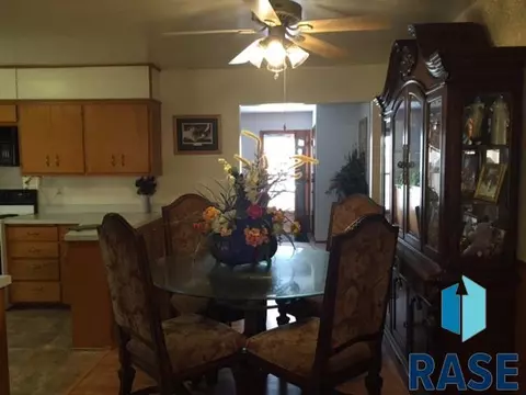 1013 E Pam Rd, Sioux Falls, SD 57105 photo 6