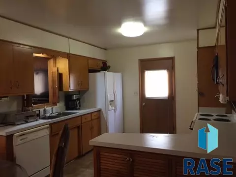 1013 E Pam Rd, Sioux Falls, SD 57105 photo 5
