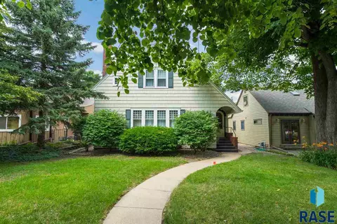 716 E 21st St, Sioux Falls, SD 57105 photo 1